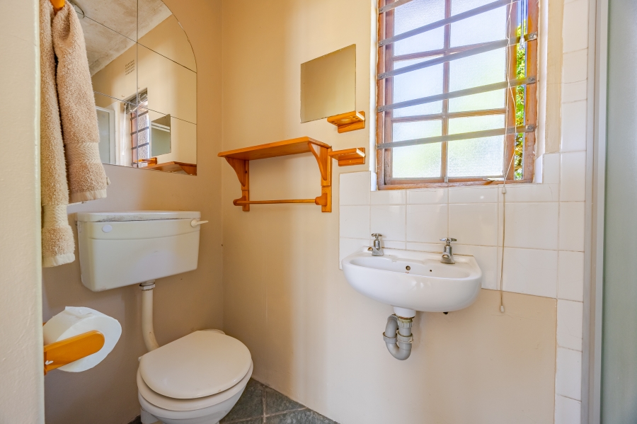 5 Bedroom Property for Sale in Bothasig Western Cape